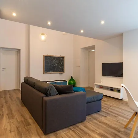 Brezza Di Lago-3 By Interhome